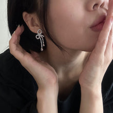 Load image into Gallery viewer, FRANCOISE RIBBON EARRINGS IN SILVER (S925)
