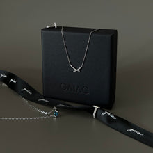 Load image into Gallery viewer, RUE-CLER HALF CHAIN NECKLACE IN SILVER (LONDON BLUE TOPAZ)
